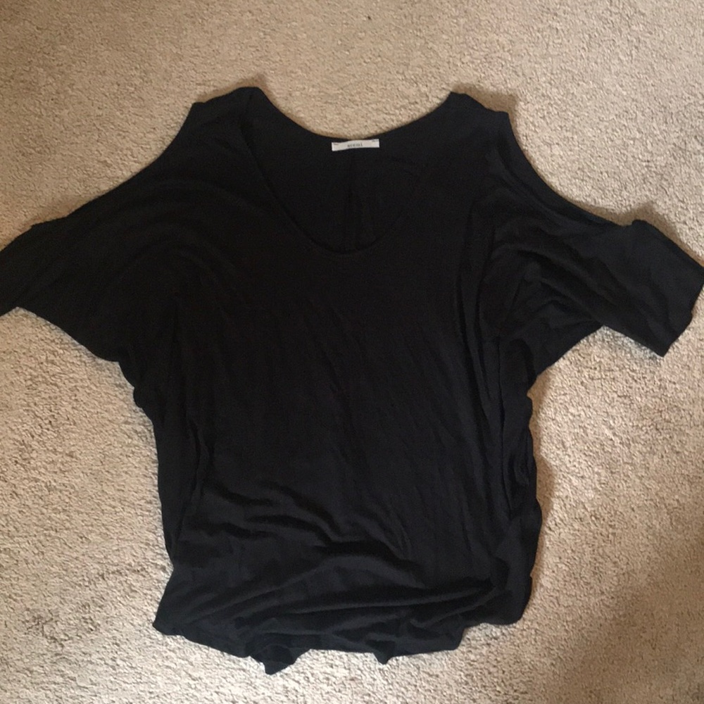 Open shoulder shirt